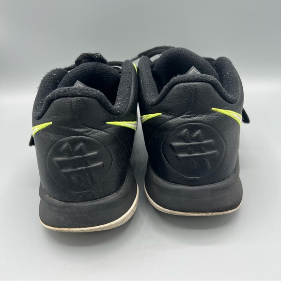 Nike Kyrie Flytrap III Basketball Sneakers Shoes Back Youth US Size 6Y - Picture 8 of 10